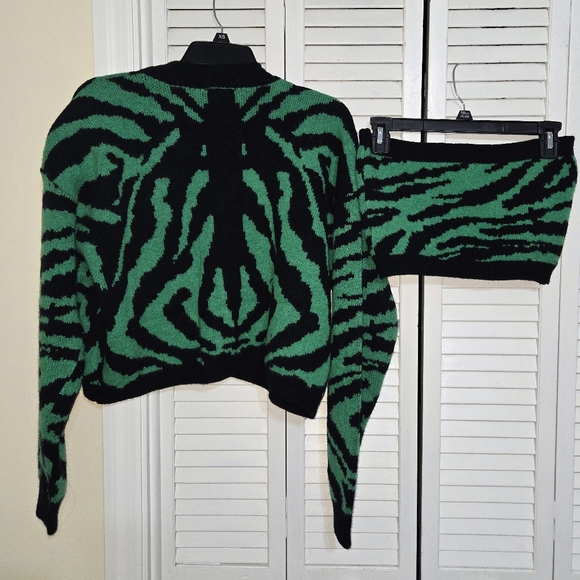 Fashion Nova Women's XL Straight Savage Sweater Set NEW - Picture 9 of 16